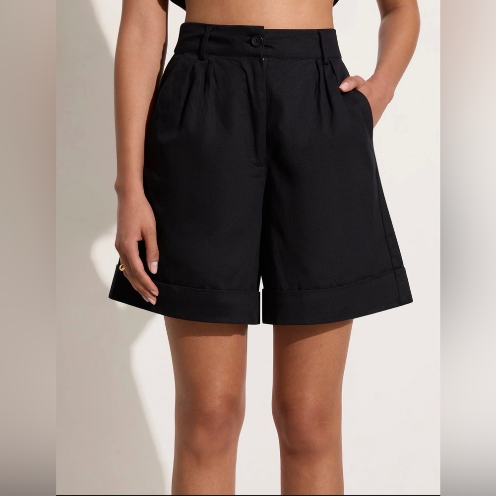 ✨ Faithfull the Brand Campania Tailored Shorts Black Size 8 ✨